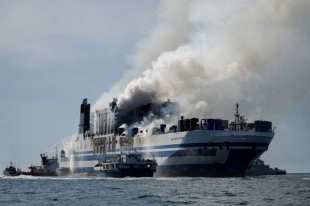 Φωτιά σε πλοίο στην Κέρκυρα: 12 οι αγνοούμενοι – Εκτός λίστας επιβατών ο ένας άνδρας που διασώθηκε