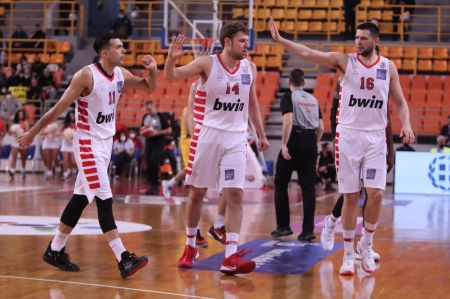 Ολυμπιακός – ΑΕΚ (76-70): Αρκούσε η φανέλα