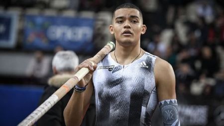 «Πέταξε» στα 5,76 μέτρα ο Καραλής στο τουρνουά της Γαλλίας