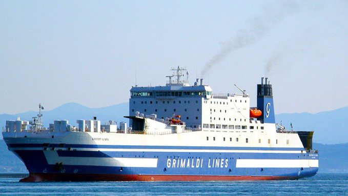Ηγουμενίτσα: Τρομακτικές εικόνες από το φλεγόμενο πλοίο – «Κάποιοι κοιμούνταν στα αυτοκίνητά τους» | tovima.gr