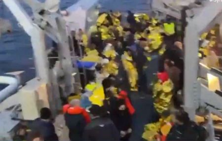 Κέρκυρα: Βίντεο ντοκουμέντο – Η στιγμή διάσωσης και μεταφοράς επιβαινόντων του Euroferry Olympia