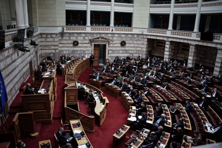 Βουλή: Κόντρα Γεωργιάδη – Χαρίτση για τον πληθωρισμό | tovima.gr