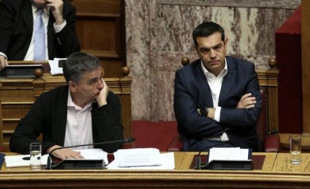 Βέλη Τσακαλώτου κατά Τσίπρα: Είναι χειρότερος από Μητσοτάκη στην επιλογή συμβούλων
