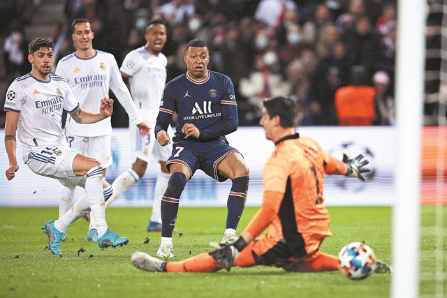 Ο πρίγκιπας,η βασίλισσακαι το χρυσάφι