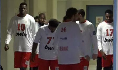 Η επική ανατροπή του Ολυμπιακού και οι έξαλλοι πανηγυρισμοί με μια διαφορετική ματιά