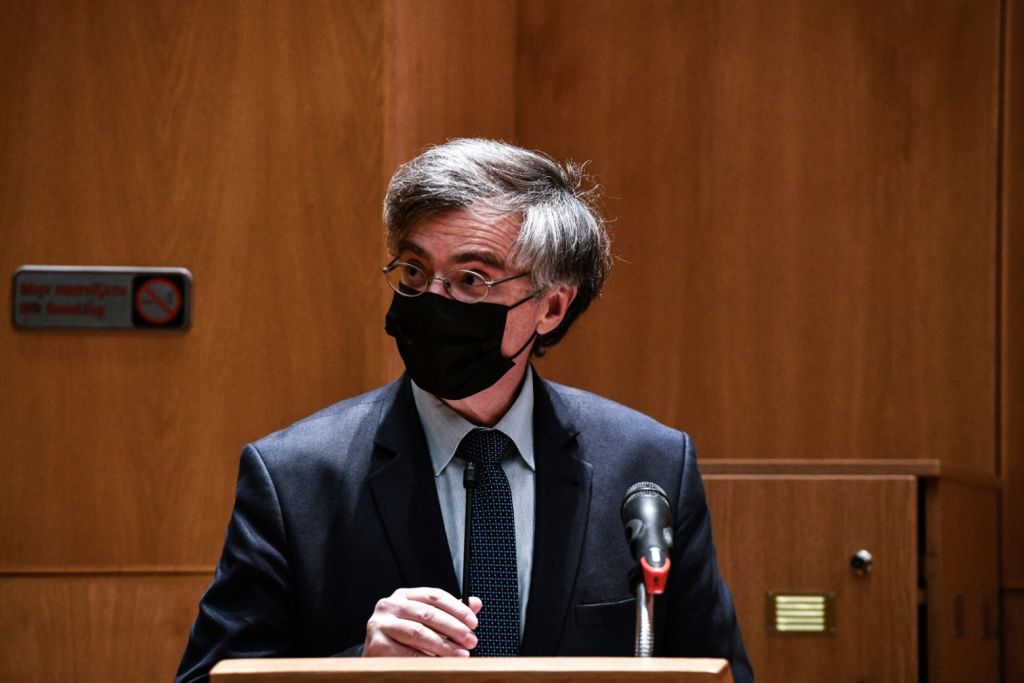 Τσιόδρας: Δεν είμαστε στο τέλος της πανδημίας, αλλά στο τέλος της «επείγουσας φάσης»