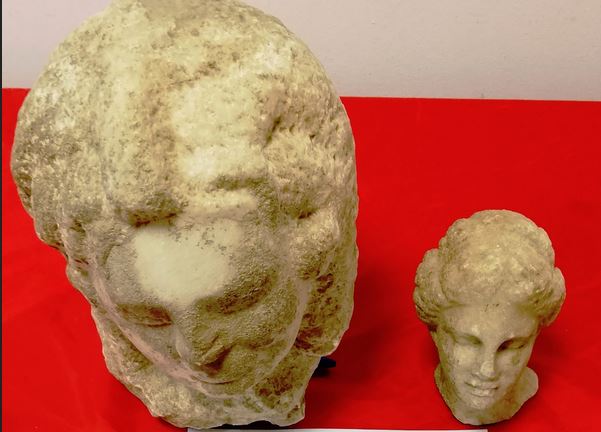 Θεσσαλονίκη: Βρέθηκαν σε διαμέρισμα δύο μαρμάρινες κεφαλές γυναικείων αγαλμάτων της Ρωμαϊκής περιόδου | tovima.gr