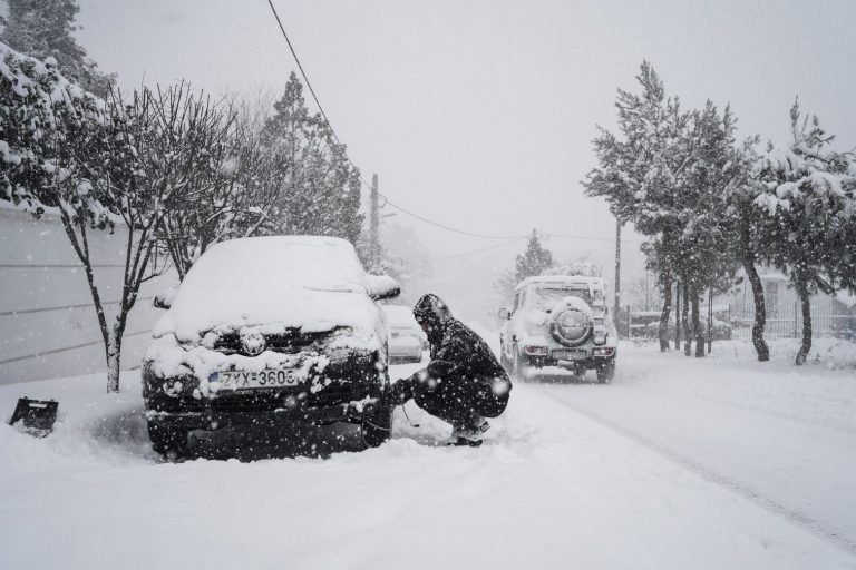 Drivers’ tests in Greece to now include snow chain placement | tovima.gr