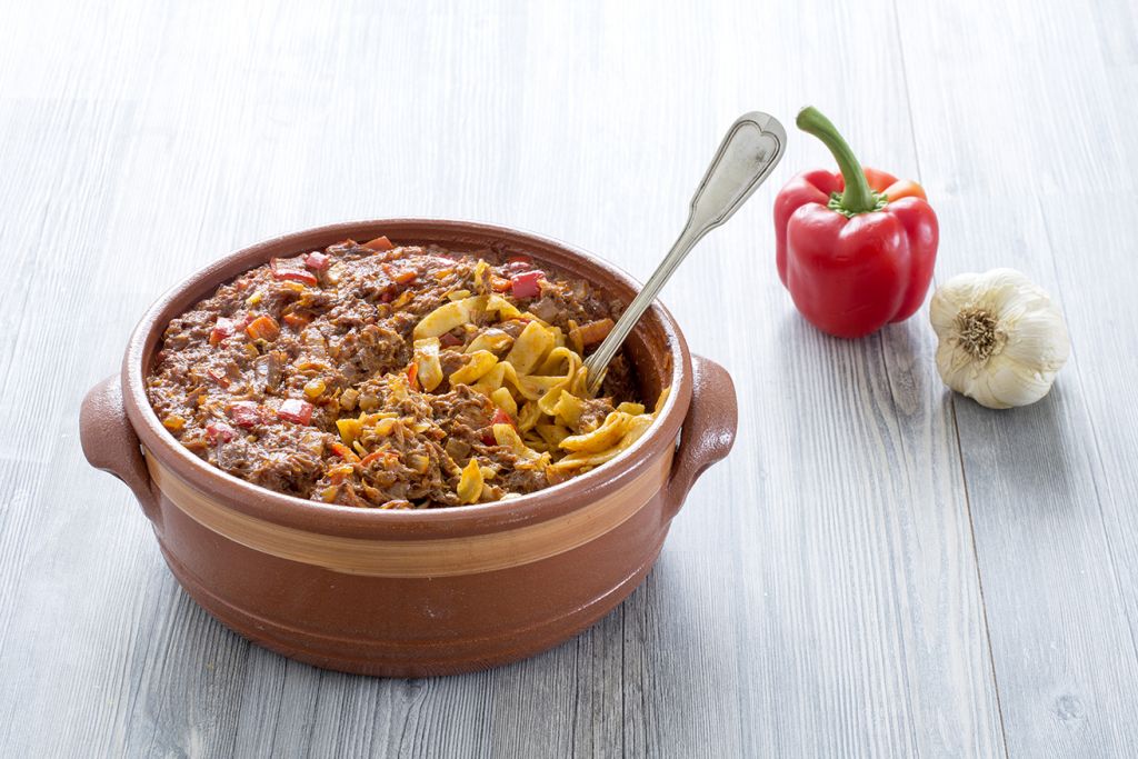 Μοσχαρίσιος καβουρμάς με χυλοπίτες