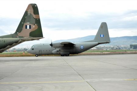 Δύο C-130 και ένα cargo με στρατιωτική και ανθρωπιστική βοήθεια για την Ουκρανία