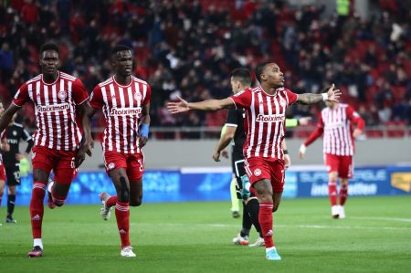 Ολυμπιακός: Στο +13 με σούπερ μπάλα 2-0 τον ΟΦΗ