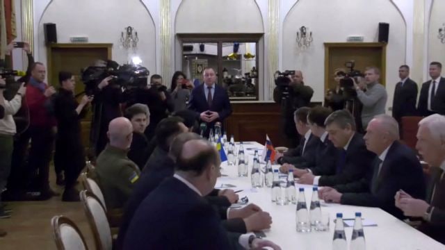 Ουκρανία: Σε εξέλιξη οι συνομιλίες στη Λευκορωσία – Τι δηλώνουν Μόσχα και Κίεβο | tovima.gr