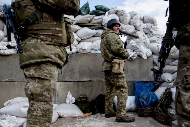 Πόλεμος στην Ουκρανία: Οι δύο πλευρές κάθονται στο ίδιο τραπέζι  εν μέσω συγκρούσεων | tovima.gr