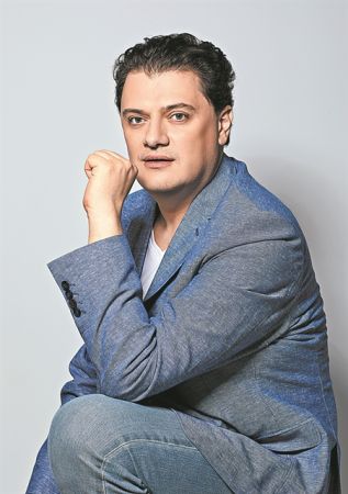 Αλεξάντρς Αντονένκο