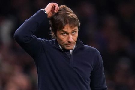 Κόντε για Ουκρανία: «Να είμαστε ενωμένοι ενάντια στους ηλίθιους»