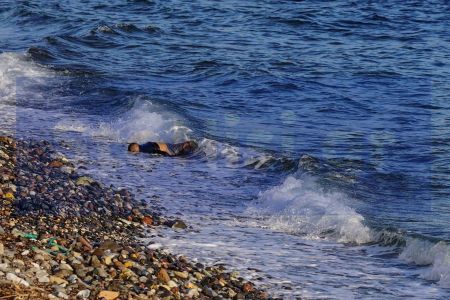 Λέσβος: Σοκαριστικές φωτογραφίες από το ναυάγιο – Μνήμες 2012 ξύπνησαν στους κατοίκους