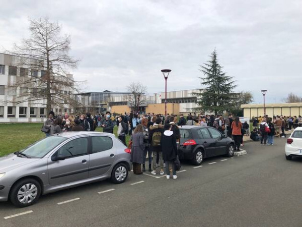 Γαλλία: Επίθεση σε πανεπιστήμιο – 4 φοιτητές τραυματίες