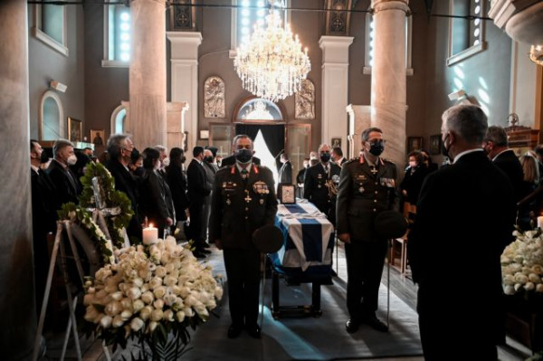 «Τελευταίο αντίο» στη Μαριέττα Γιαννάκου στο Πρώτο Νεκροταφείο