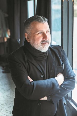 «Ο,τι δεν έχει τραύμα, δεν είναι κουήρ»