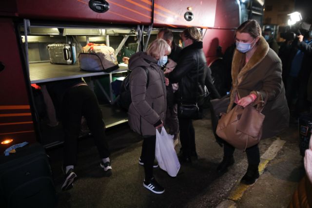 Greece has so far received 1,500 Ukrainian refugees, offers residency, work permits, medical coverage