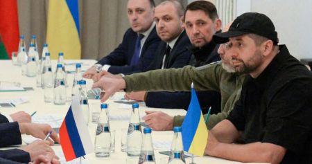 Ουκρανία: Το μεσημέρι θα διεξαχθεί ο β’ γύρος συνομιλιών – Ο όρος του Λαβρόφ