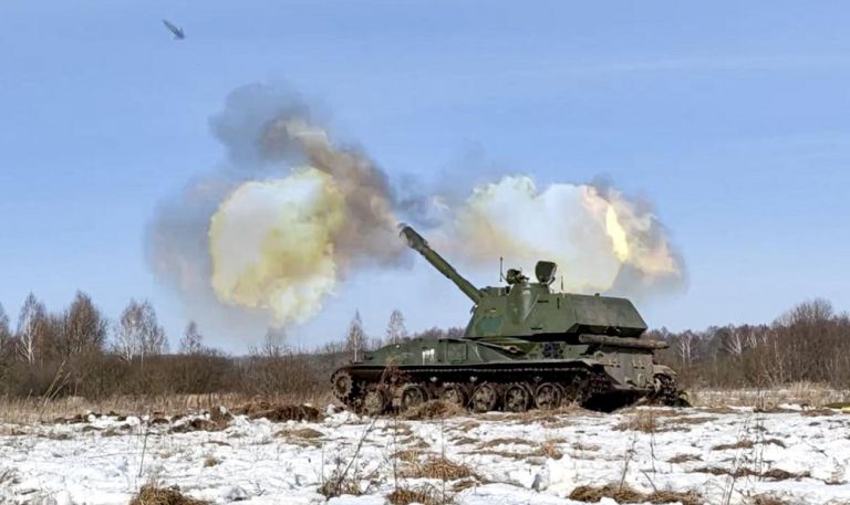 Πόλεμος στην Ουκρανία: Τι όπλα χρησιμοποιούν τα δύο στρατόπεδα στο πεδίο της μάχης | tovima.gr