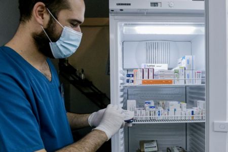 Κορωνοϊός: Το αντι-αρθριτικό φάρμακο baricitinib μειώνει τον κίνδυνο θανάτου από βαριά Covid-19