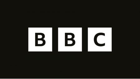 BBC: Ανέστειλε τη λειτουργία του στη Ρωσία – Αποσύρει τους δημοσιογράφους του