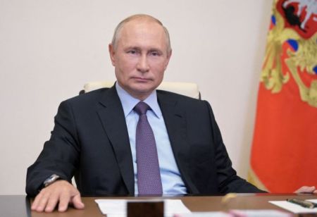 Αποστολάκης: Ο Πούτιν έχει αφήσει το πιστόλι πάνω στο τραπέζι για τα πυρηνικά όπλα