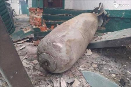 Πόλεμος στην Ουκρανία: «Ρωσική βόμβα 500 κιλών έπεσε σε κτίριο κατοικιών»