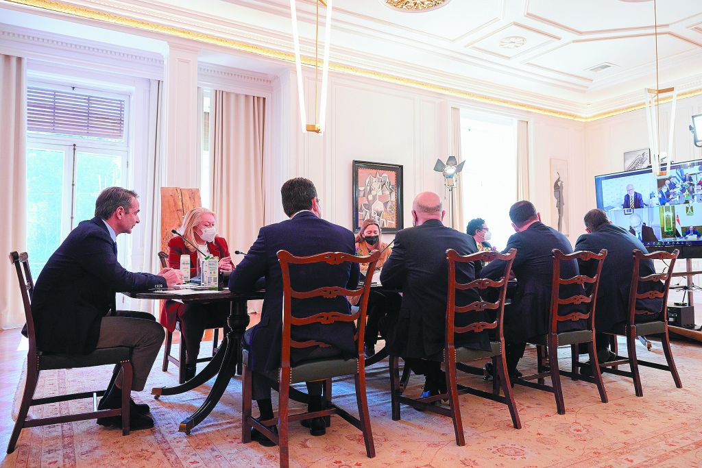 Το κλίμα αβεβαιότητας ταράζει την κυβέρνηση- Βουτιά προσδοκιών και ανατροπές