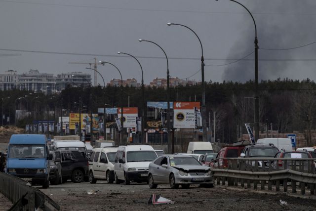Πόλεμος στην Ουκρανία: Νύχτα αγωνίας στο Κίεβο – Ετοιμάζεται για τη μητέρα των μαχών