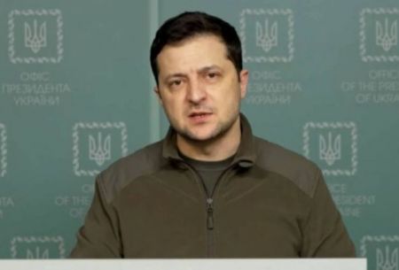 Ανοιχτό παράθυρο Ζελένσκι για συμβιβαστική λύση σε Κριμαία και Ντονμπάς – «Είμαστε έτοιμοι για διάλογο, όχι για να παραδοθούμε»