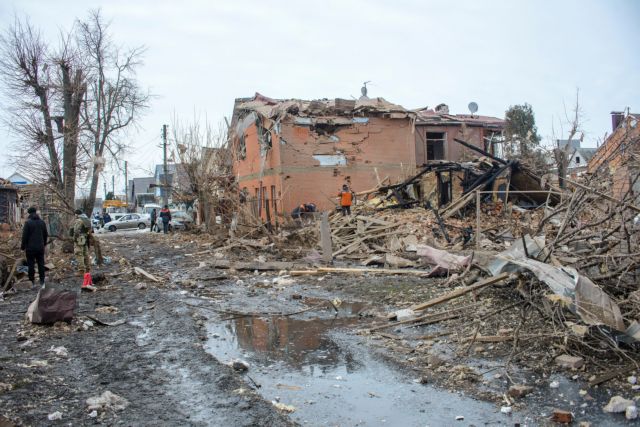 Ουκρανία: Απομακρύνθηκαν με ασφάλεια οι πρώτοι άμαχοι από την πόλη Σούμι | tovima.gr