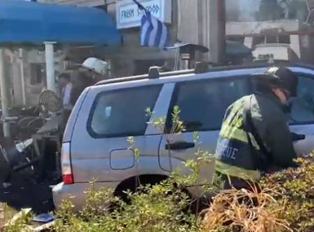 ΗΠΑ: Αυτοκίνητο έπεσε σε ελληνικό εστιατόριο – Ένας νεκρός και πολλοί τραυματίες