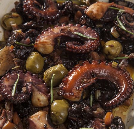 Χταπόδι στη γάστρα