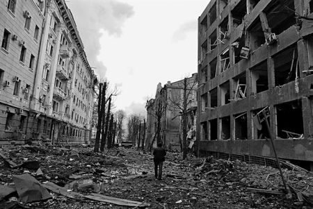 «Καμένη γη» από τους Ρώσους, δεν λυγίζουν οι Ουκρανοί