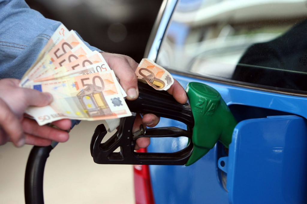 Καύσιμα: Σταθερά πάνω από τα 2€ η τιμή της αμόλυβδης