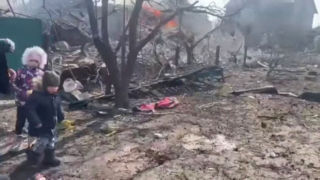 Πόλεμος στην Ουκρανία: «Οι Ρώσοι ρίχνουν βόμβες  λευκού φωσφόρου» – Τι καταγγέλλει το Λουγκάνσκ