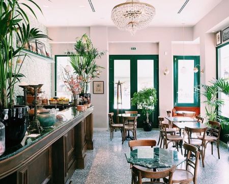 Dinner στη Μητροπόλεως, ο Ελληνας, οι Ρώσοι, τα προβλήματα