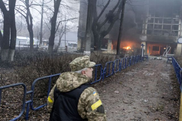 Πόλεμος στην Ουκρανία: Ανακοινώθηκε απαγόρευση κυκλοφορίας από το βράδυ | tovima.gr