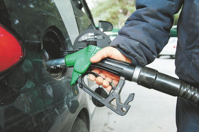 Αλαλούμ με το κουπόνι βενζίνης και τα λίτρα – Τι ισχύει τελικά | tovima.gr