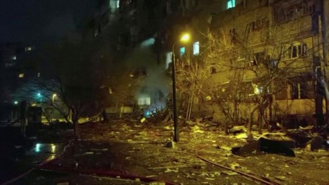 Πόλεμος στην Ουκρανία: Νέο χτύπημα στο Κίεβο – Βόμβες σε αγωγό αερίου και κατοικίες
