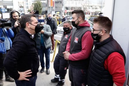 Τσίπρας: Εκρηκτικό το κλίμα και στη μεταποίηση από τις αυξήσεις