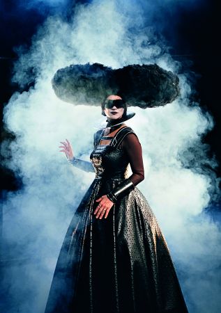 Η Αμαλία Καβάλη το έχει… δίπορτο