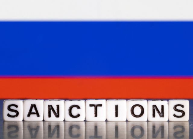 Ουκρανία: Στο τραπέζι νέες κυρώσεις κατά Ρωσίας – Τι συζήτησαν Κουλέμπα – Μπορέλ