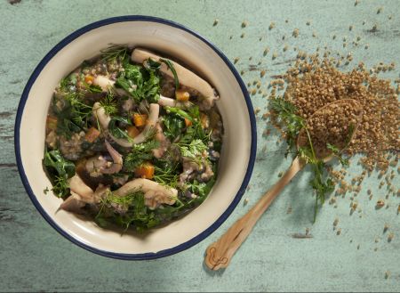 Σουπιές με πλιγούρι και λαχανικά