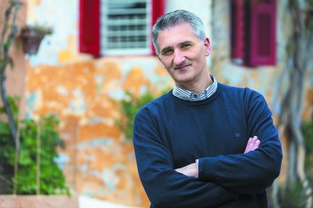 Δημήτρης Αγγελής: «Είμαστε η γενιά της ερωτικής μελαγχολίας»