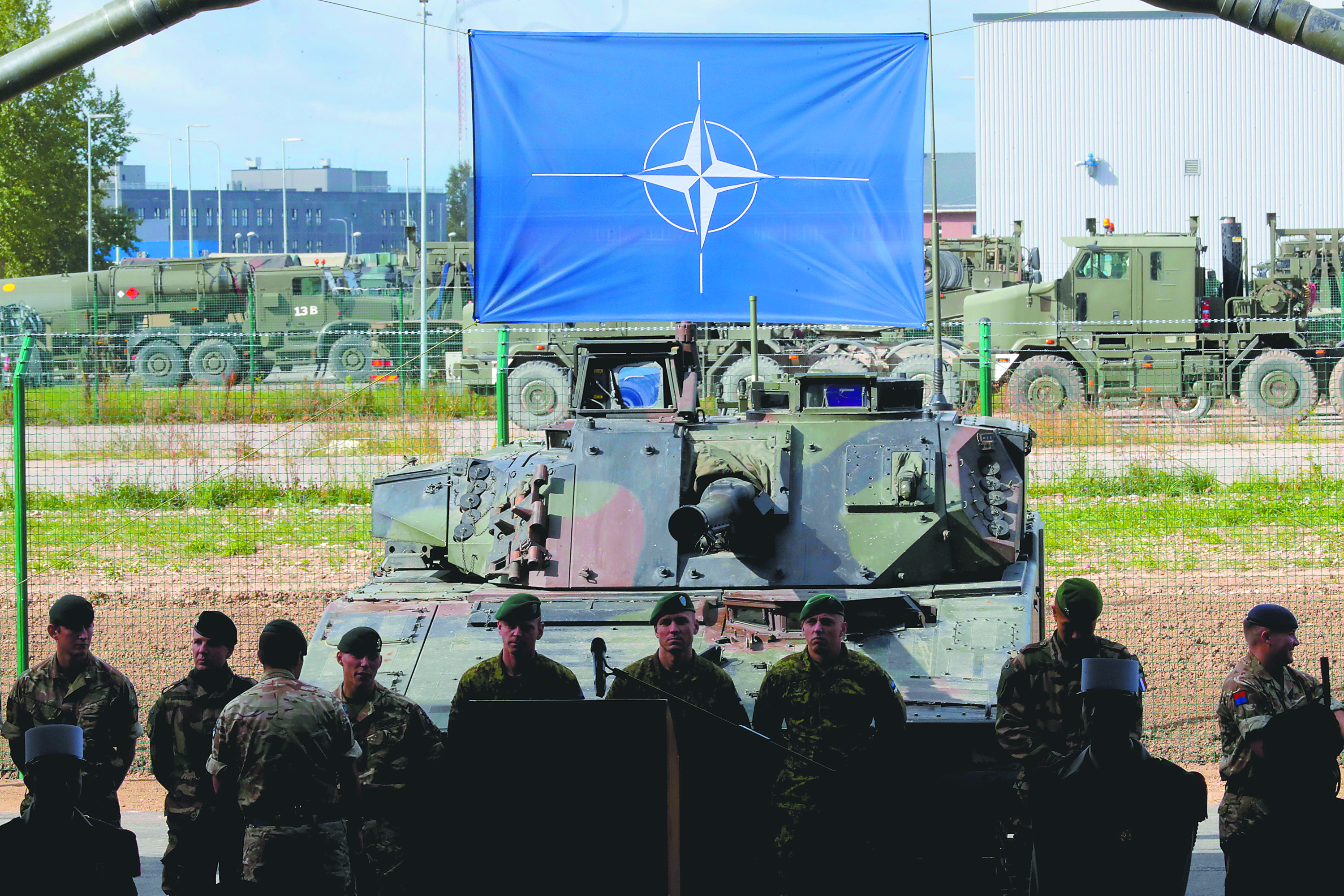 Πόλεμος στην Ουκρανία: Το νέο αμυντικό δόγμα ΝΑΤΟ-Ευρώπης – Τι περιλαμβάνει το κείμενο «Στρατηγική Πυξίδας»
