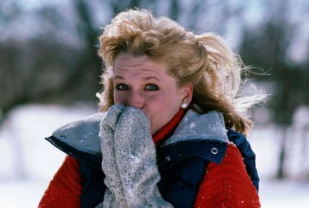 Επίμονο αίσθημα κρύου: Πού μπορεί να οφείλεται και πότε πρέπει να συμβουλευτείτε το γιατρό σας